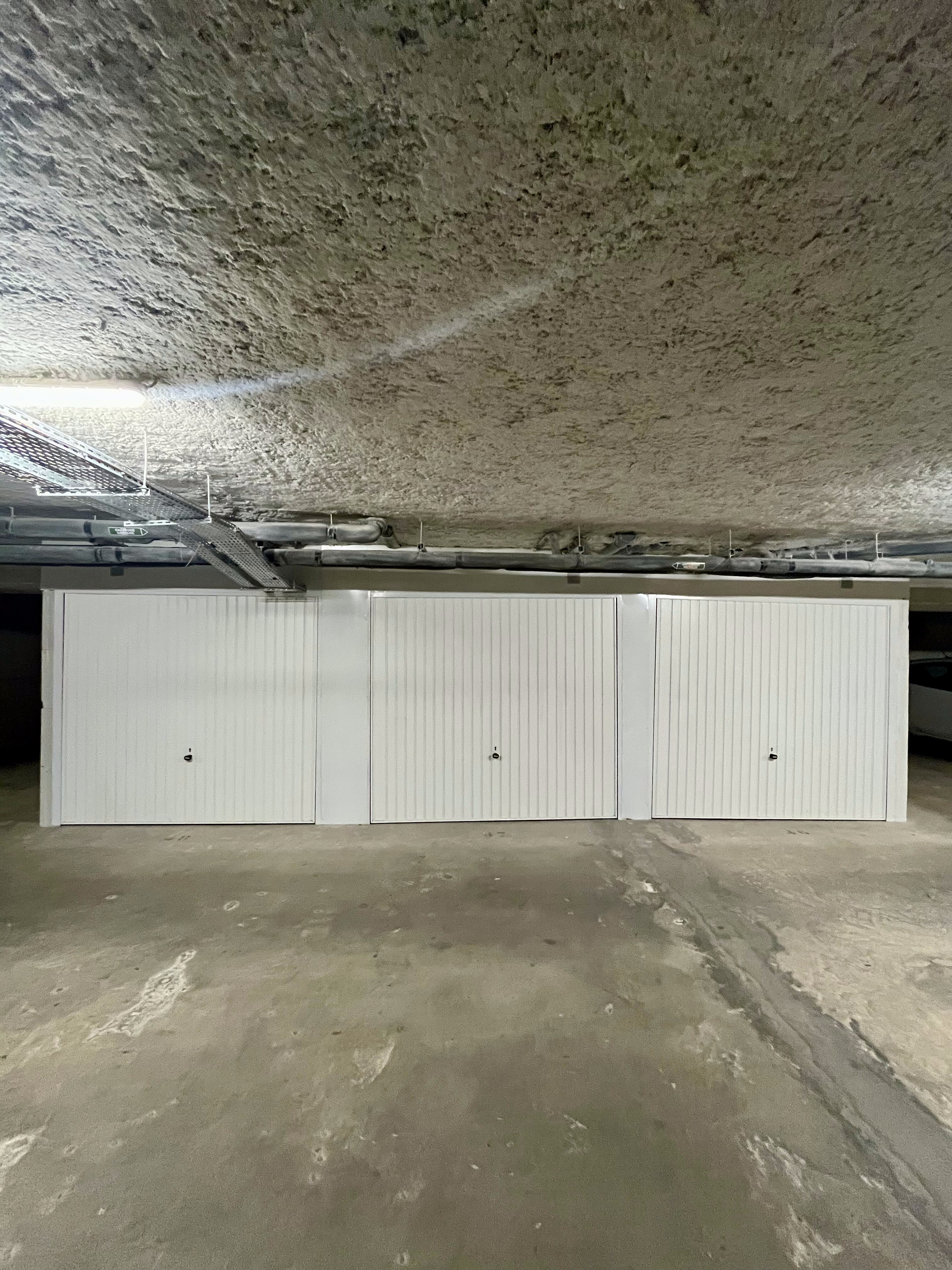 Projet en volume de transformation de parkings en box